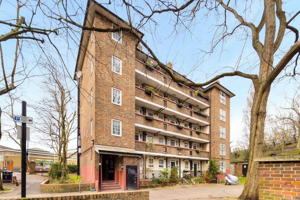 Property photo 3 of 6 Exterior