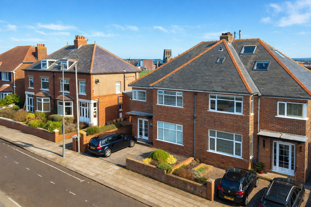 Property photo 1 of 32