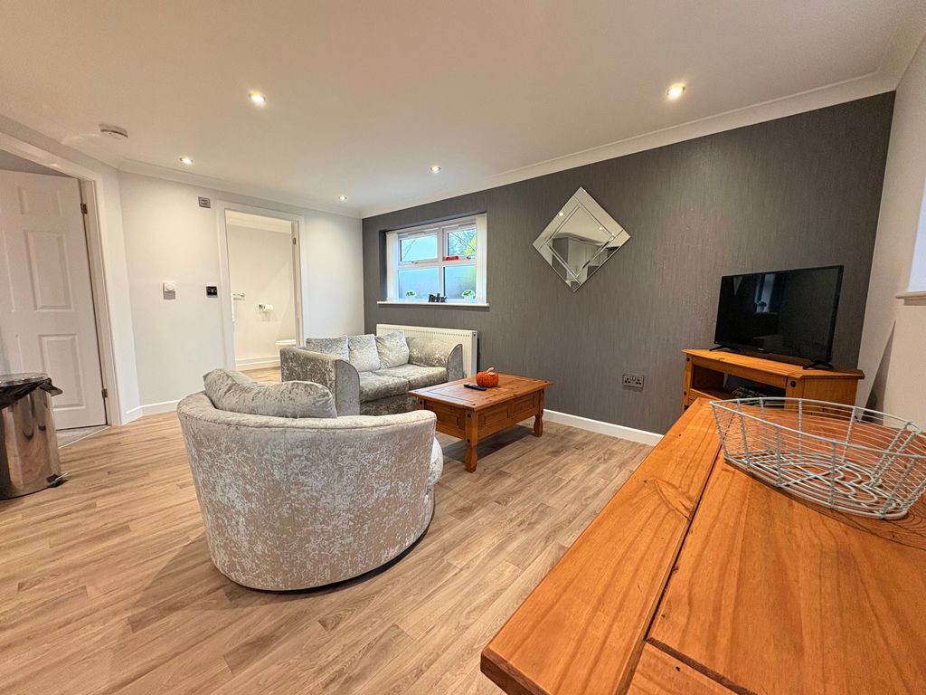 Property photo 2 of 7 Image