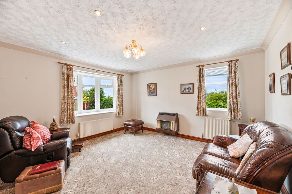 Property photo 2 of 22