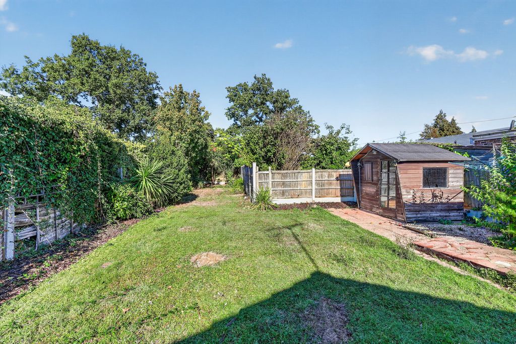 Property photo 2 of 18