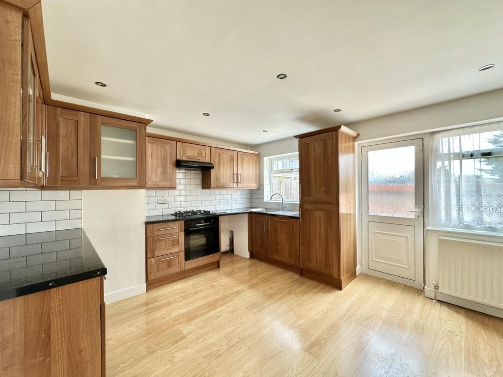 Property photo 1 of 15 Thumbnail_Img_3907.Jpg