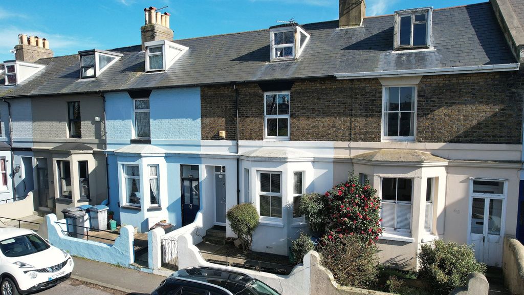 Property photo 2 of 34