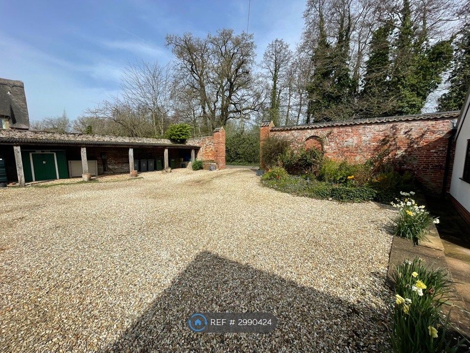 Property photo 2 of 13 Gravelled Parking (Suitable For 2 Cars)