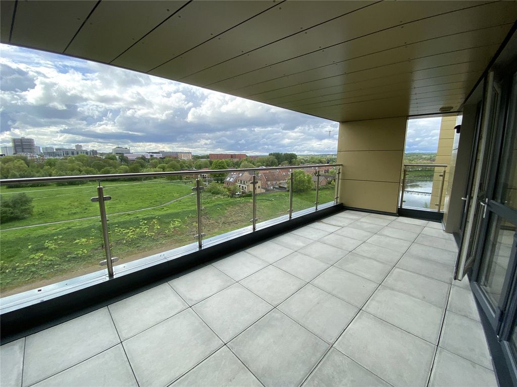 Property photo 1 of 7 Balcony
