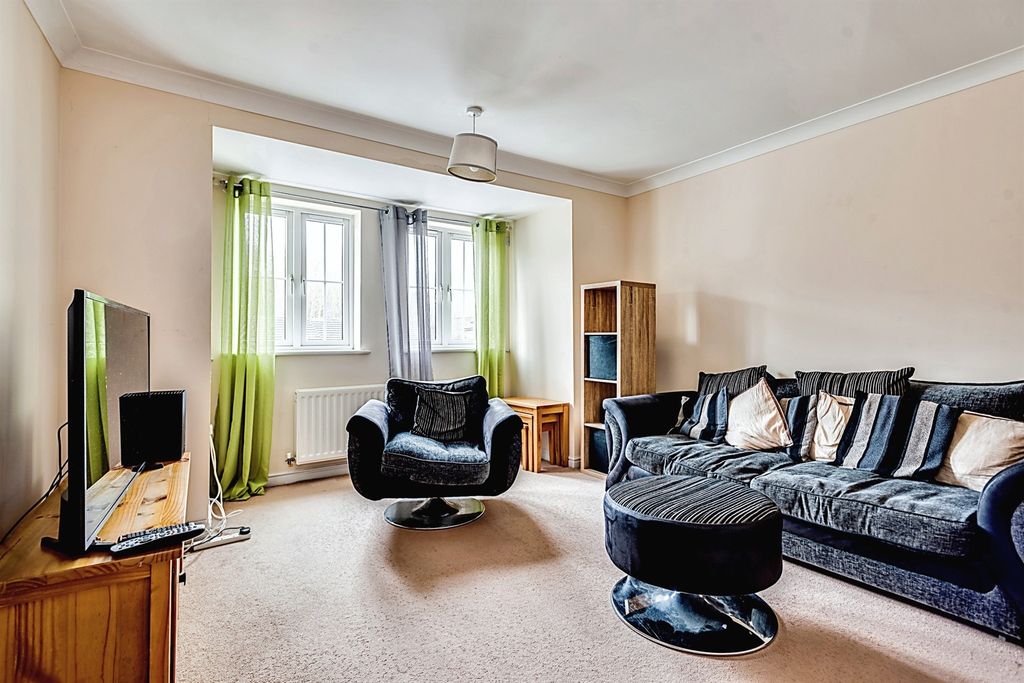 Property photo 2 of 8