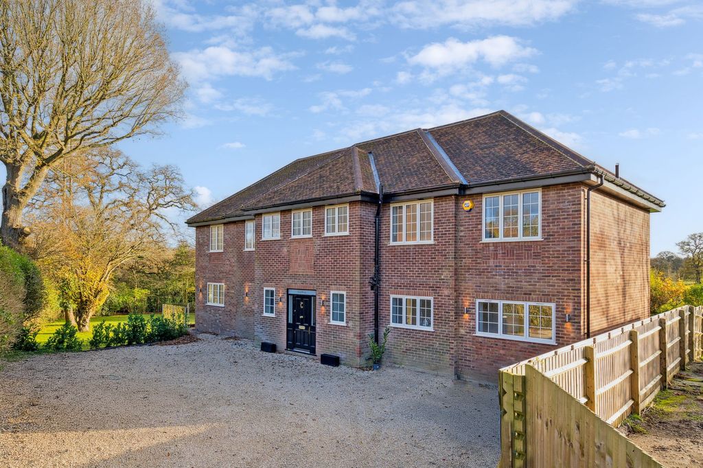 Property photo 2 of 18