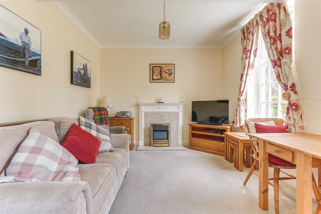 Property photo 3 of 12