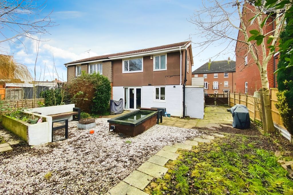 Property photo 2 of 23