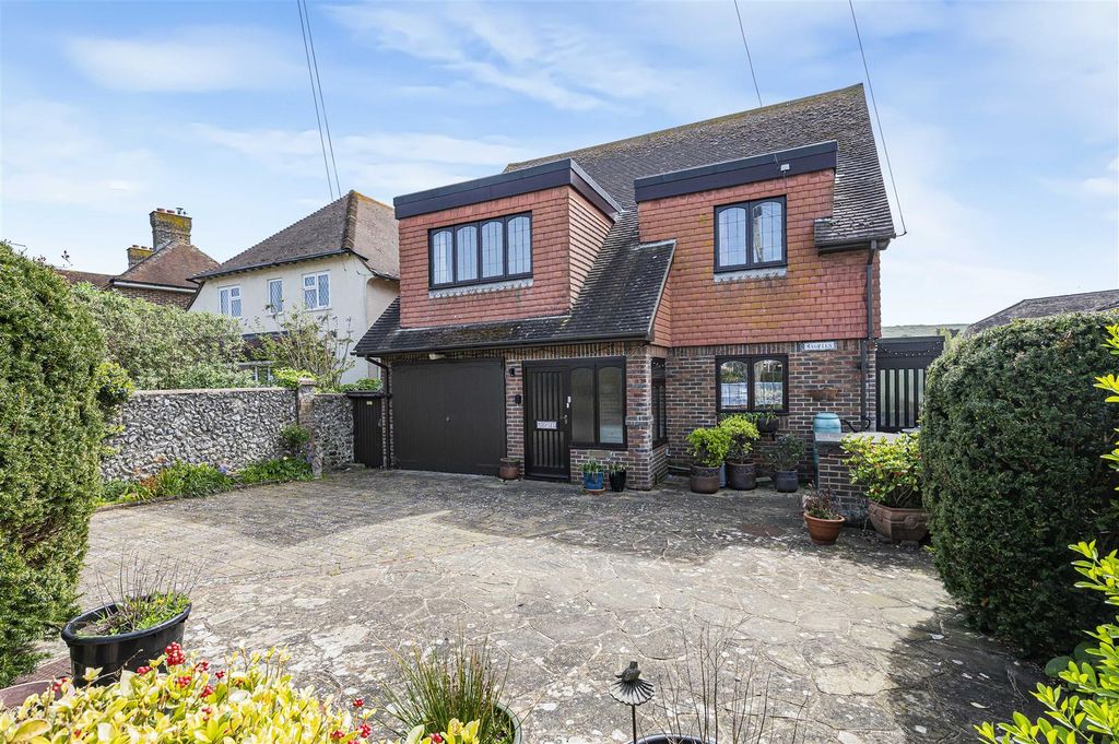 Property photo 1 of 21 Front