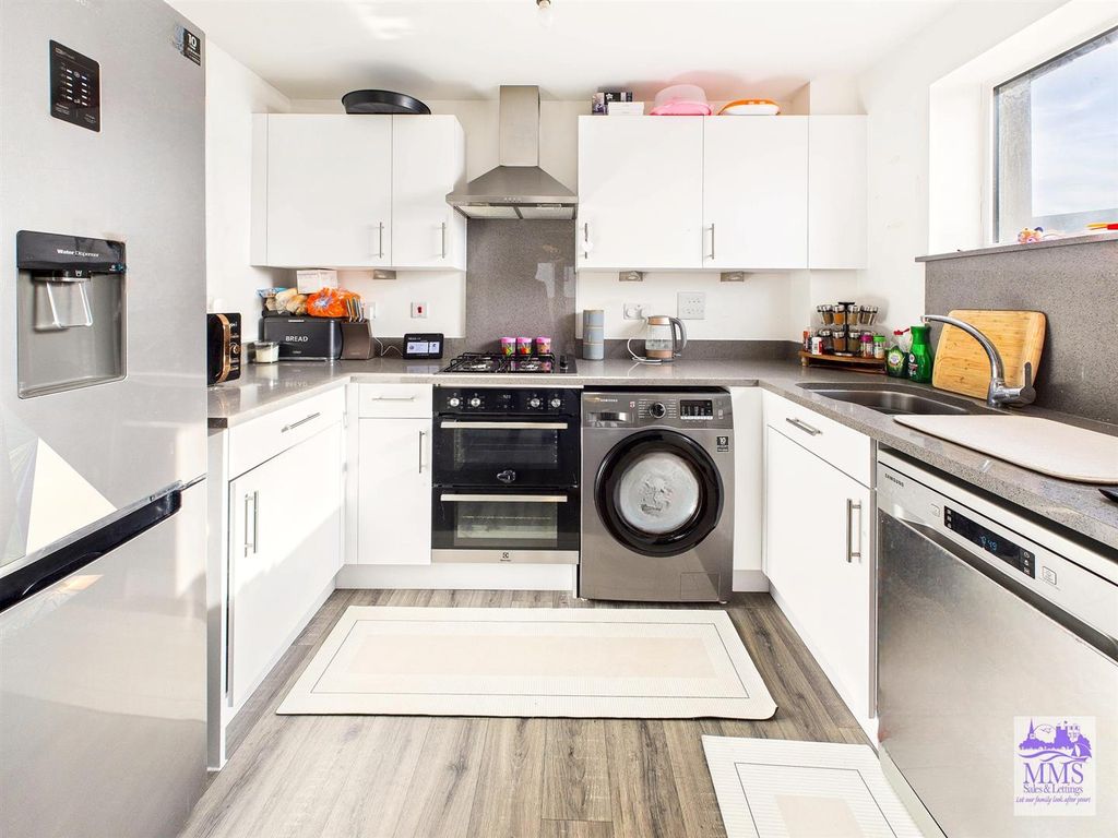 Property photo 1 of 16 Cam04098G0-Pr0122-Still009.Jpg