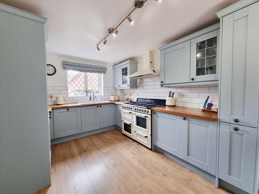 Property photo 3 of 20 Further Aspect: