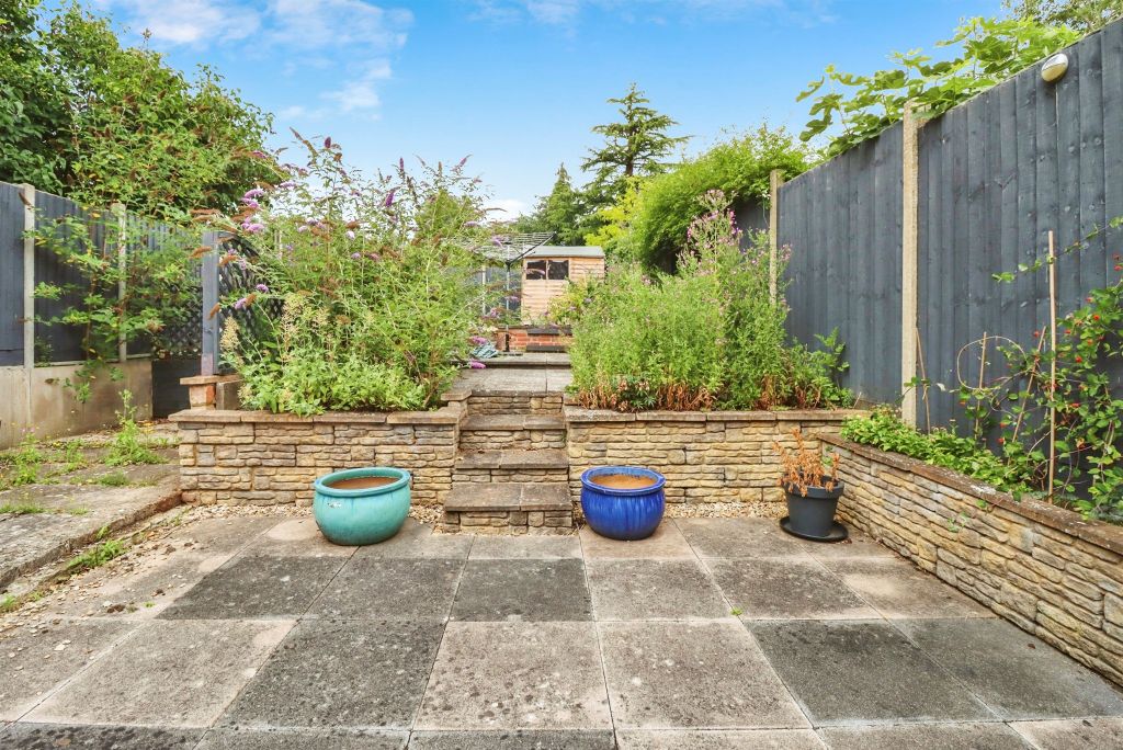 Property photo 2 of 33