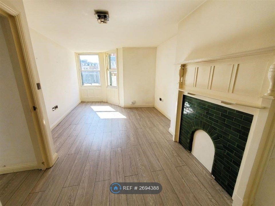 Property photo 3 of 6 Dining Room