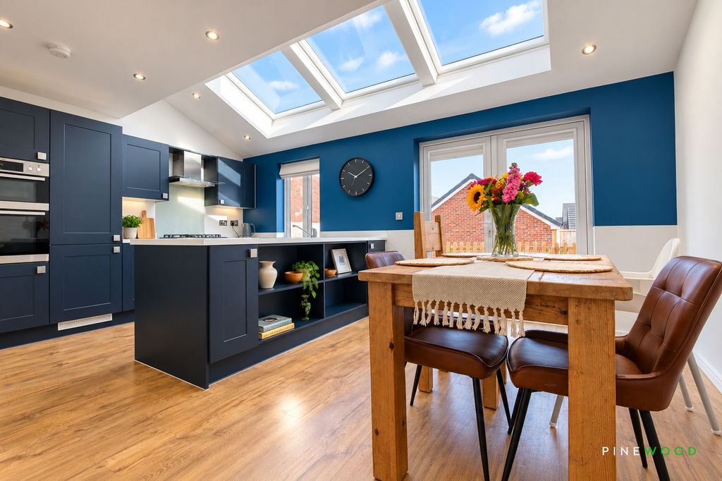 Property photo 2 of 28 Kitchen Diner