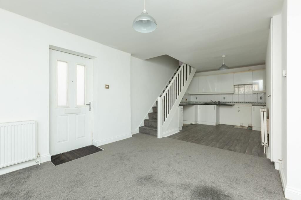 Property photo 2 of 10 7739Bbca59Bc33d1575E9E07674Ffad8.Jpg