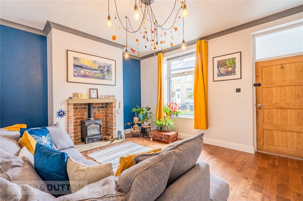 Property photo 2 of 18 Living Room