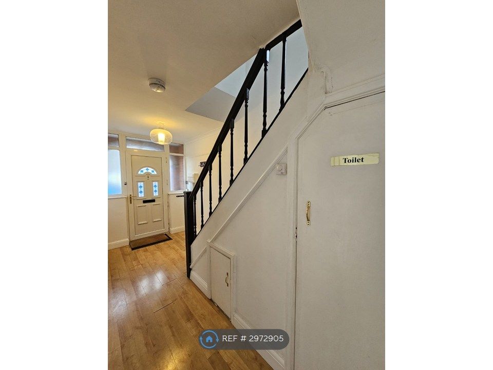 Property photo 3 of 28 Hall