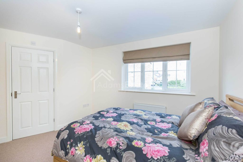 Additional image 13 of 4 bed semi-detached house for saleHighfield Court, Batley WF17
