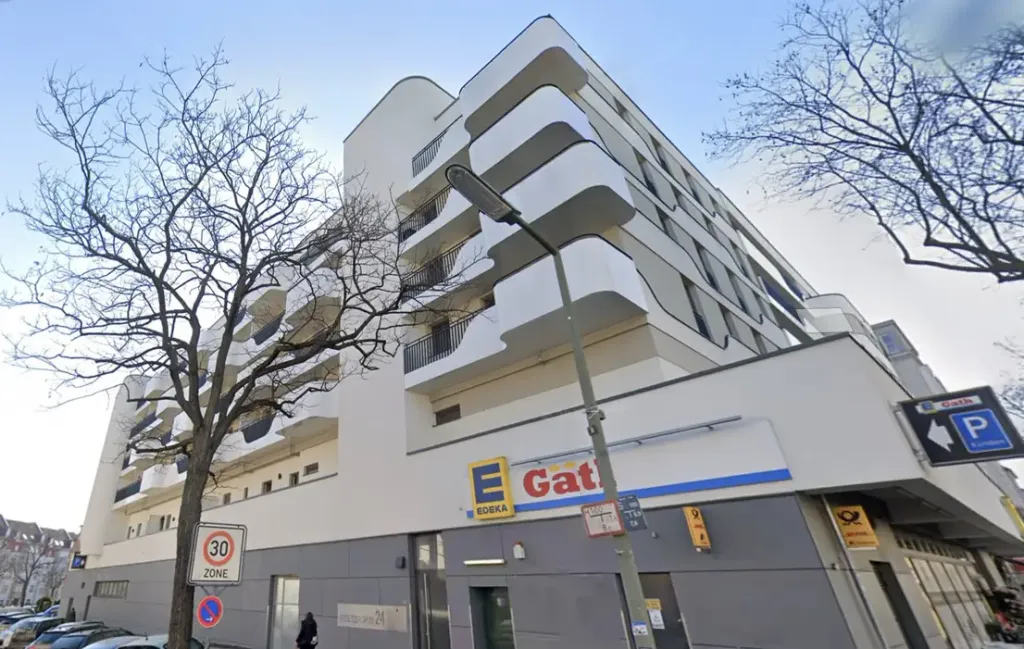 Property photo 1 of 12