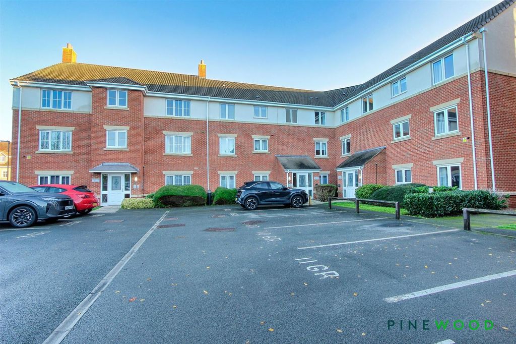 Property photo 1 of 14 Car Park