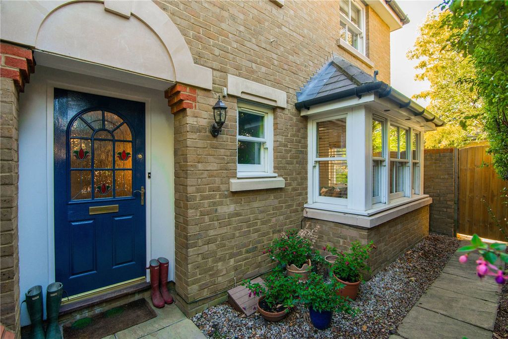 Property photo 1 of 11 Front