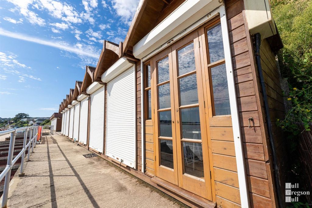 Property photo 2 of 18 Beach Hut 1.Png