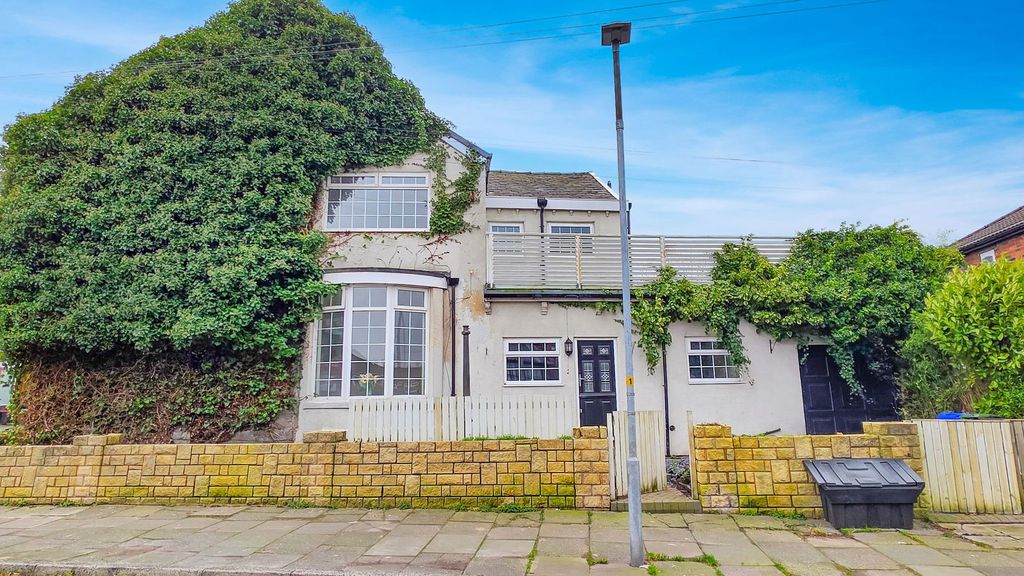 Property photo 3 of 23