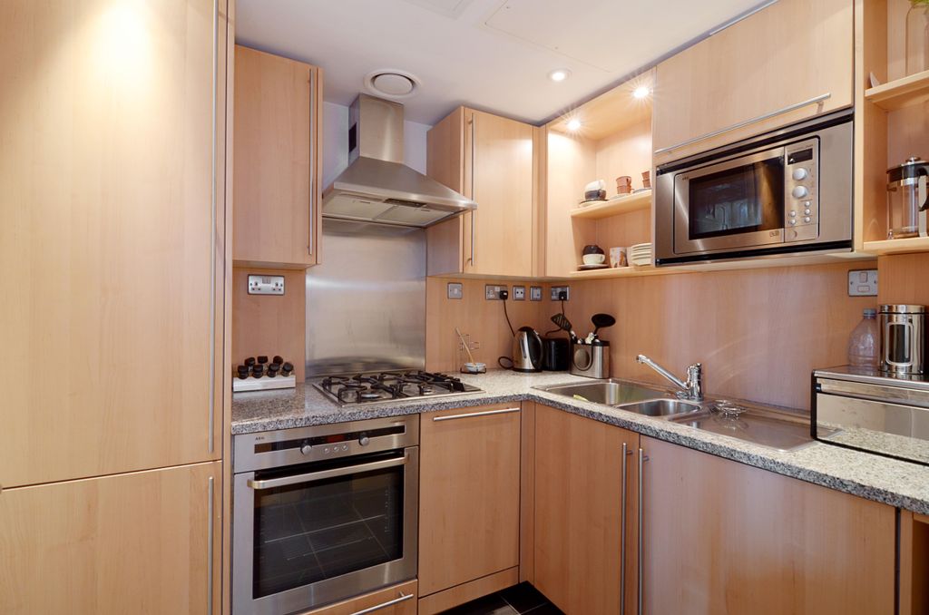 Property photo 2 of 8 Kitchen