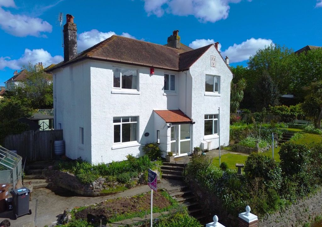 Property photo 1 of 28