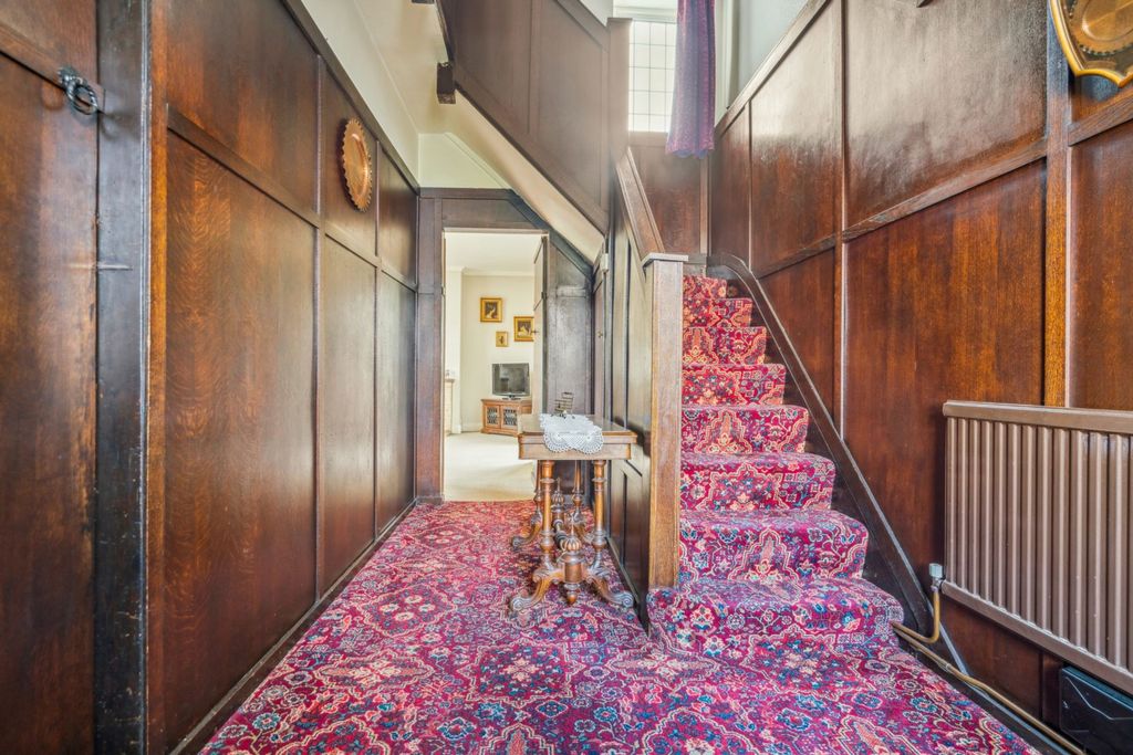 Property photo 2 of 18