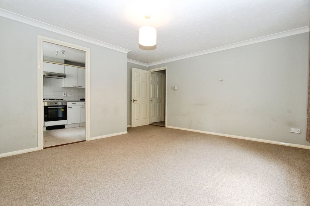 Property photo 3 of 12