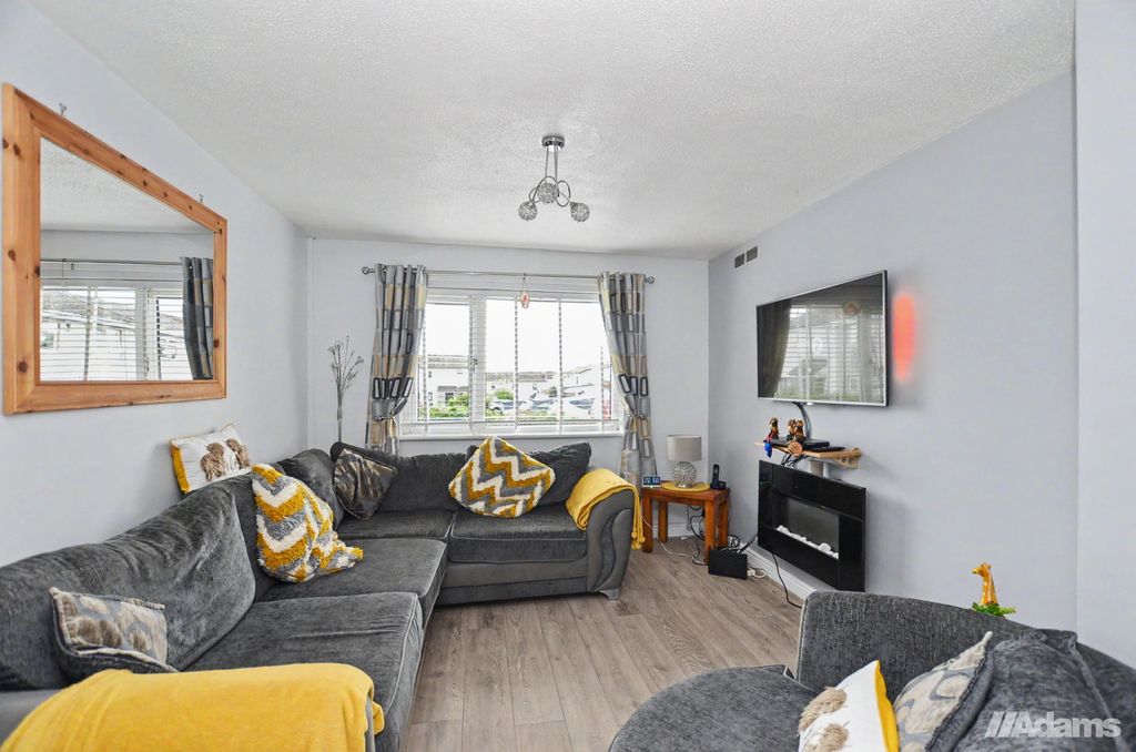 Property photo 2 of 30
