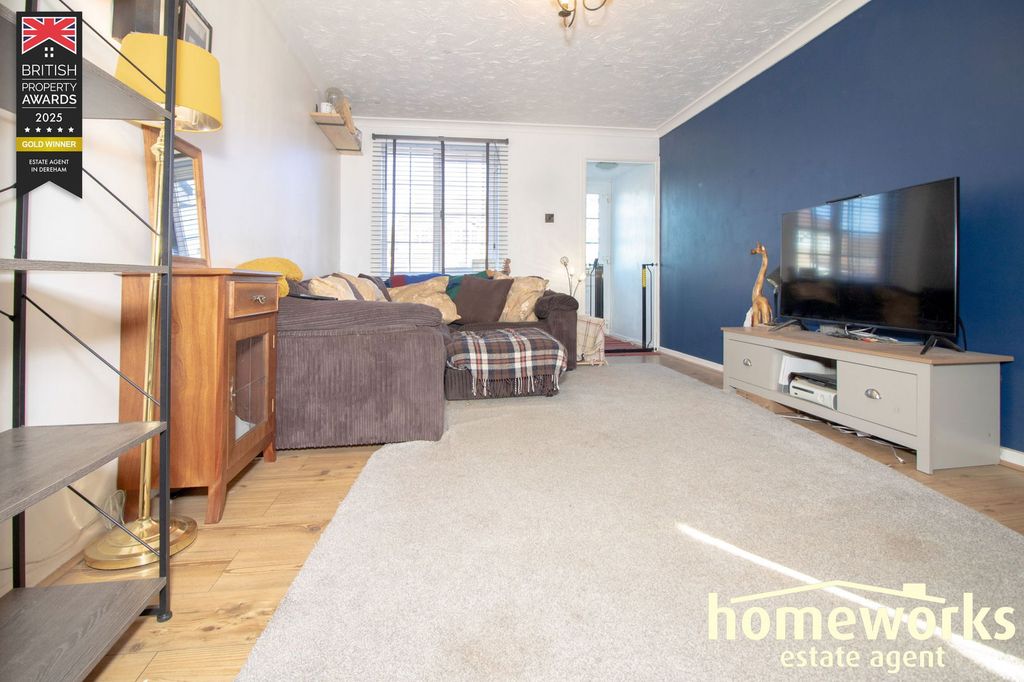 Property photo 3 of 12