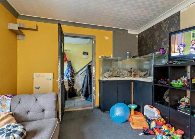 Property photo 2 of 11