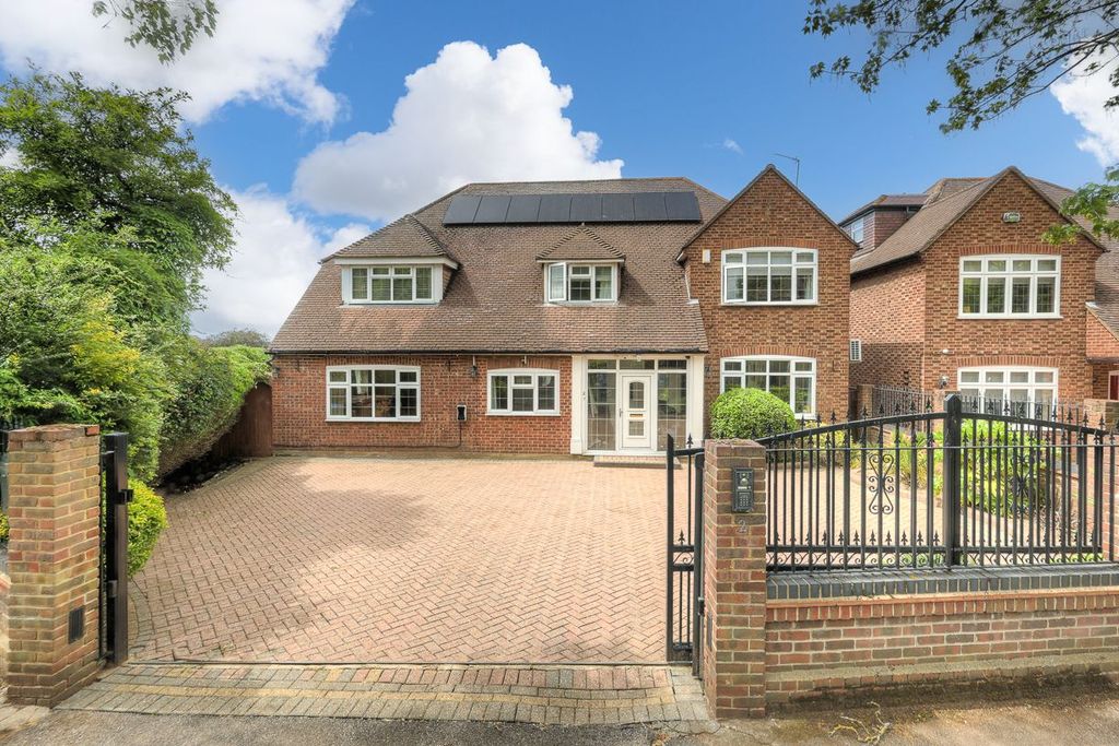 Property photo 1 of 25