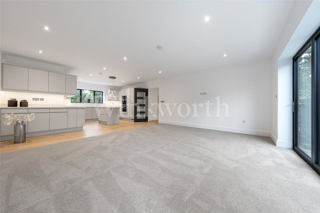 Property photo 1 of 20 Lounge/Kitchen/Diner