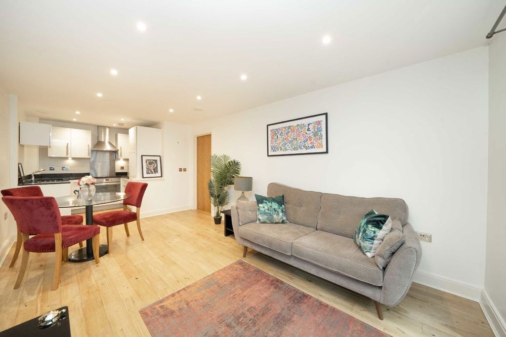 Property photo 2 of 11