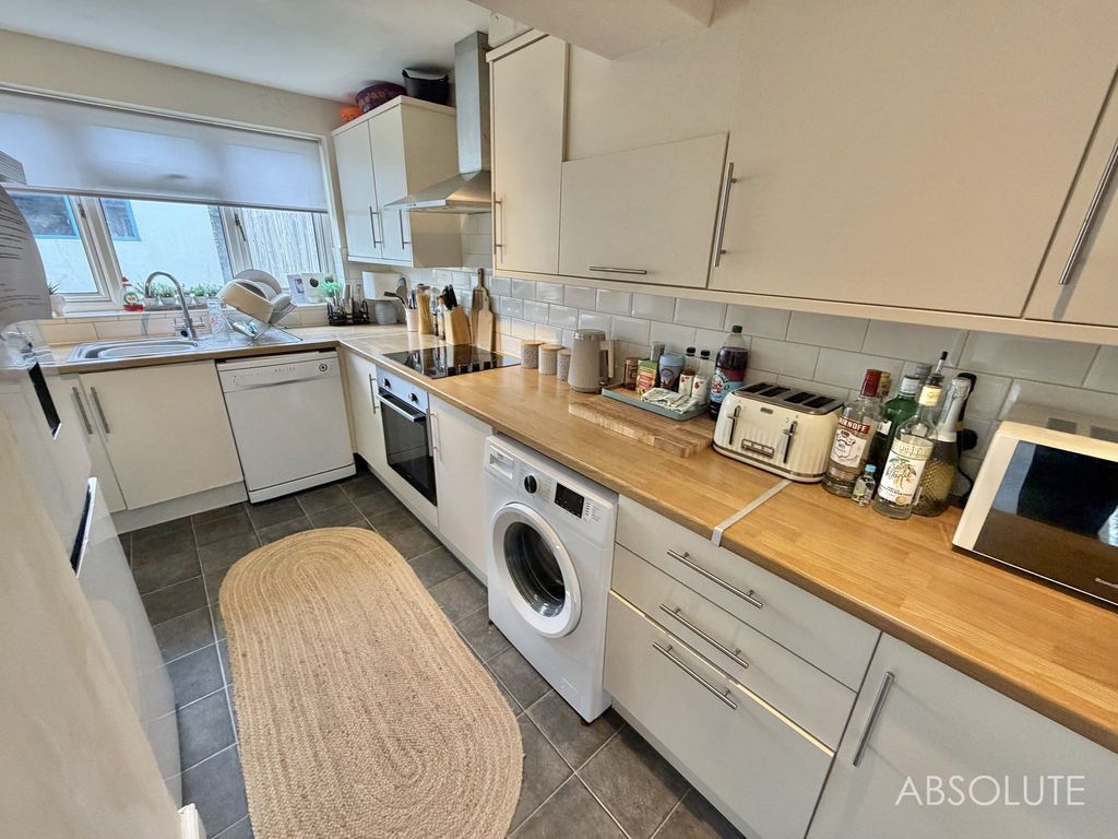 Property photo 2 of 13 Kitchen