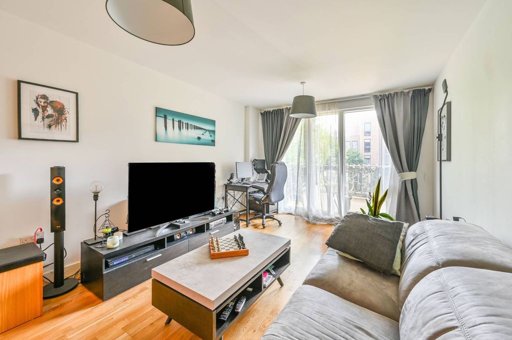 Property photo 1 of 6