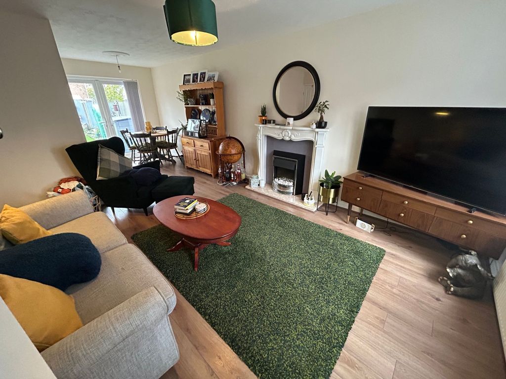 Property photo 2 of 11