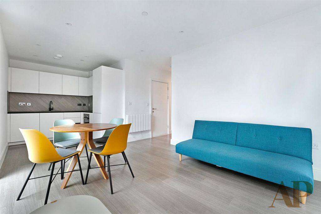 Property photo 2 of 20