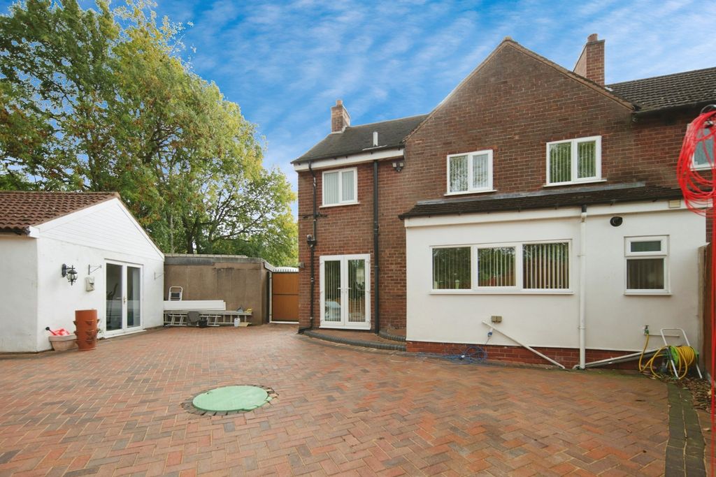 Property photo 2 of 17 Photo