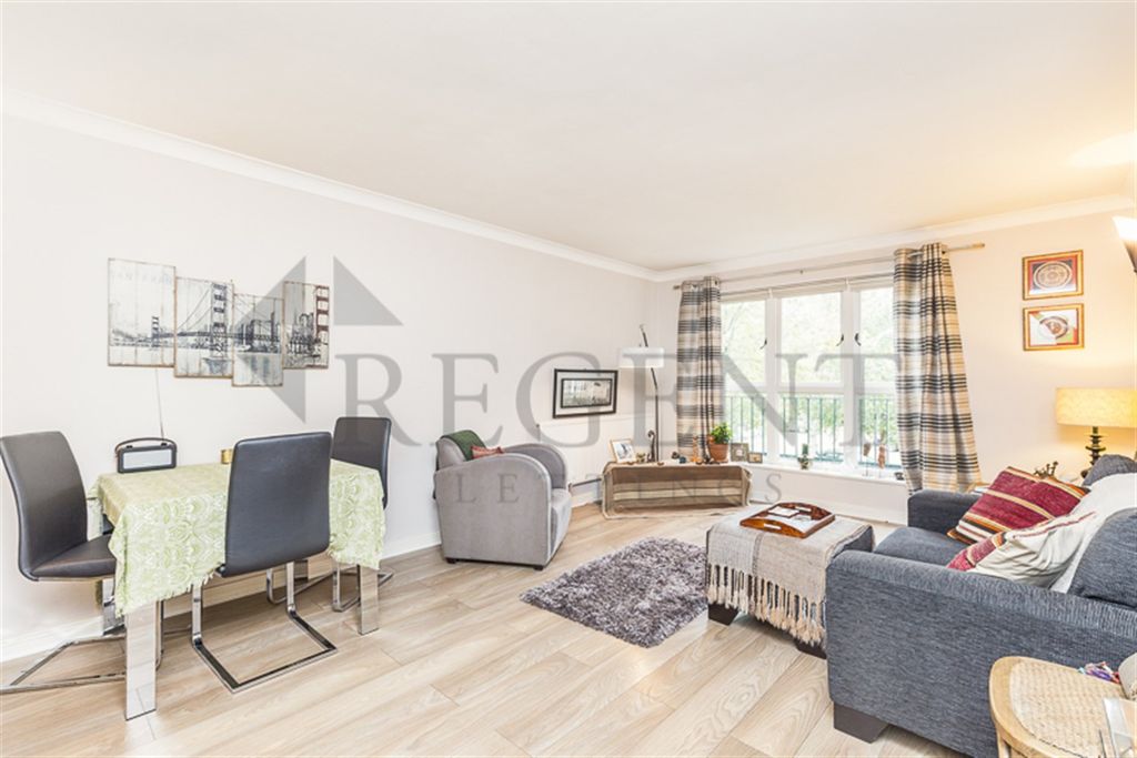 Property photo 3 of 7 Dining