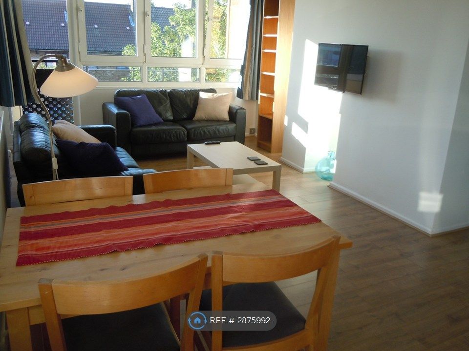 Property photo 1 of 8 Living Room