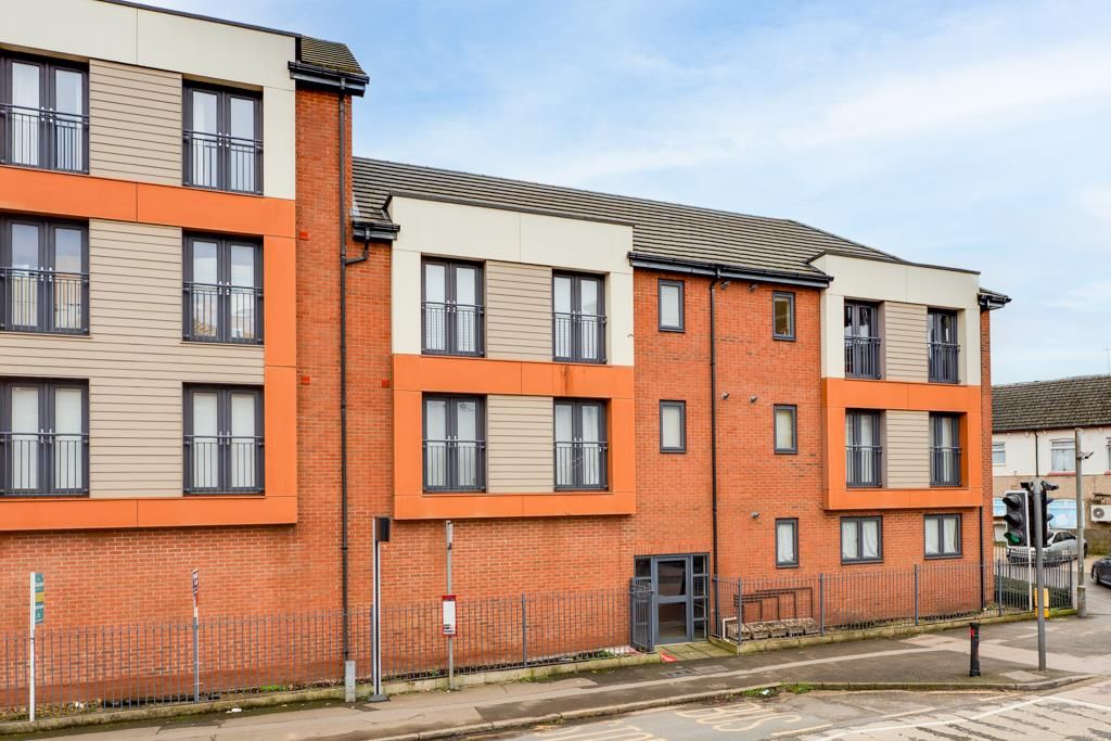 Property photo 1 of 13 Flat 7 Charles Court, Railway View, Kettering -12.