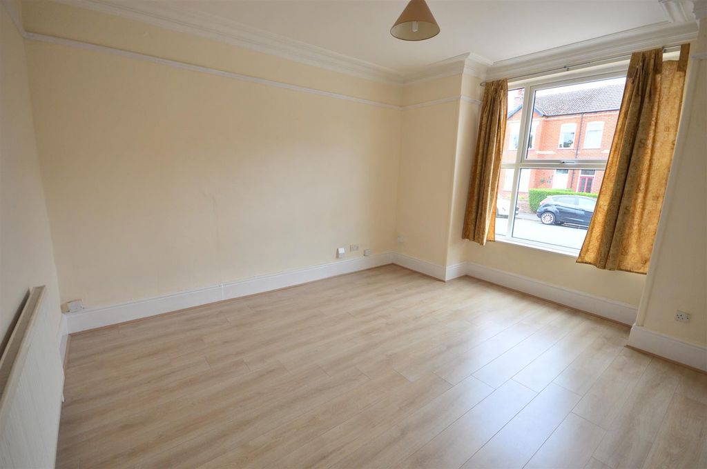 Property photo 2 of 6 Living Room