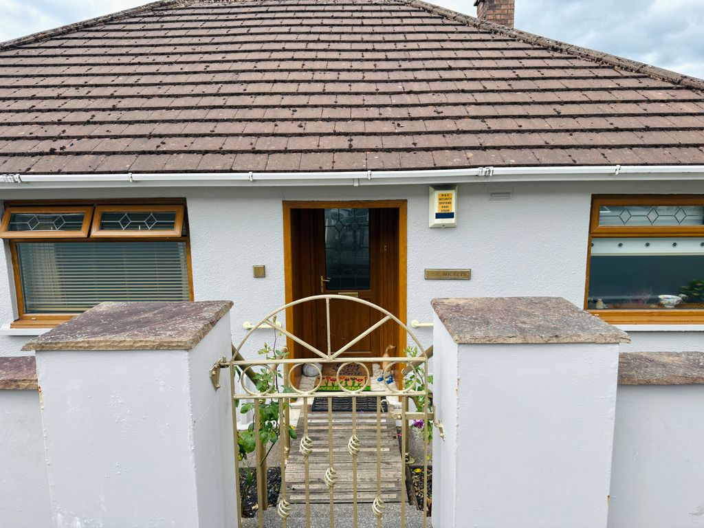 Property photo 2 of 22