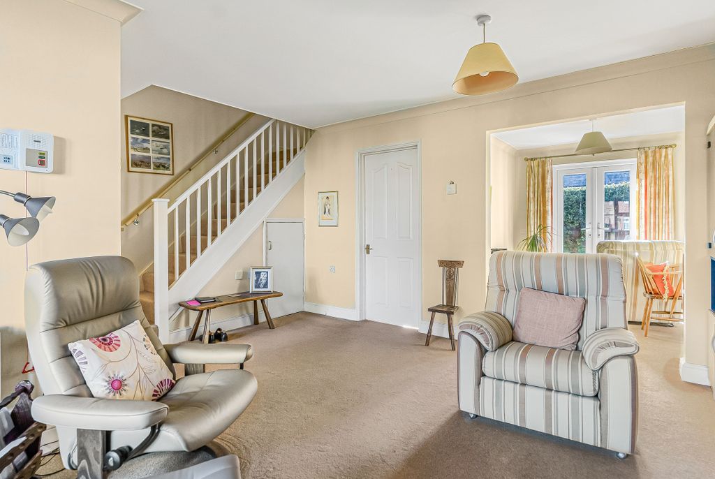 Property photo 2 of 23 Lounge 1