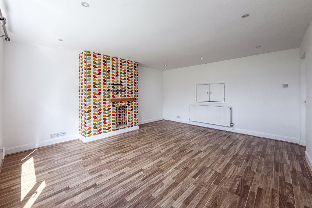Property photo 3 of 14 5227885
